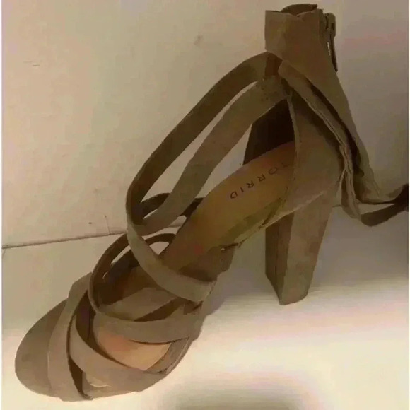 Torrid Suede Wrap Tie Up Heels/Shoes Taupe Womens Sz 9 - Picture 1 of 15
